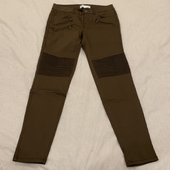 ZARA: Denim - Picture 1 of 6